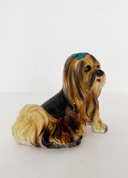 Statua vintage di cane Shih Tzu in resina dipinta a mano