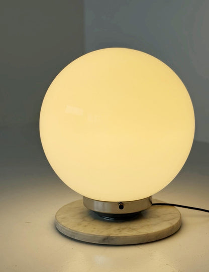 Vintage table lamp in opal glass and white marble