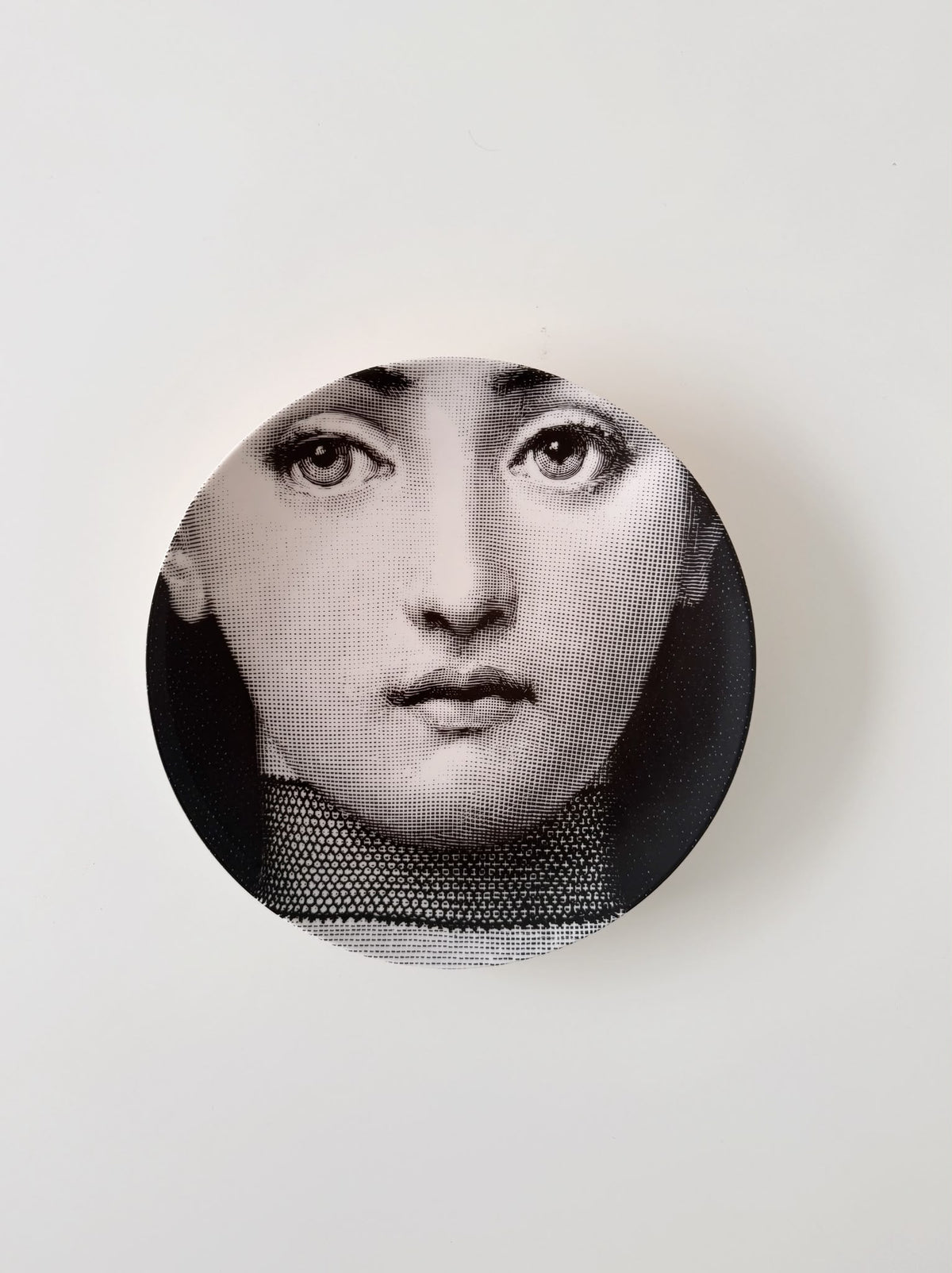 Piero Fornasetti, “Tema e Variazioni” plate no. 198