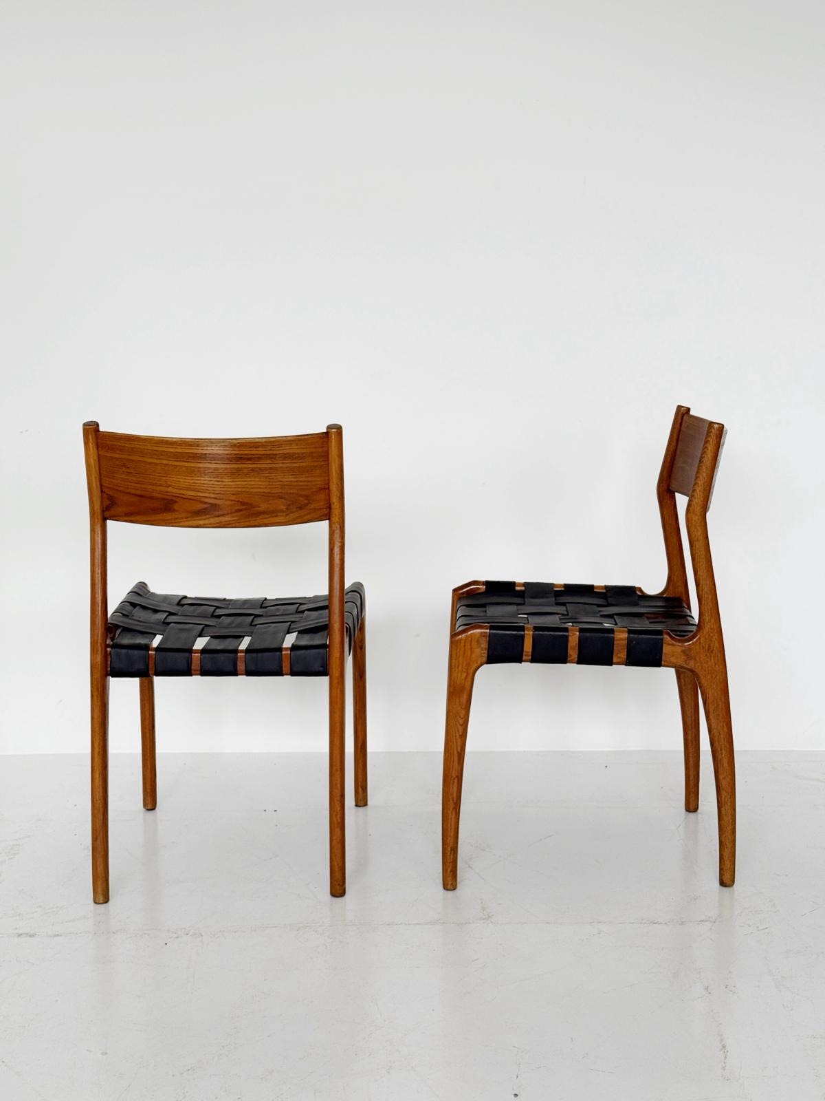 Coppia di sedie – modello 993, attribuite a Studio Tipi per Montina