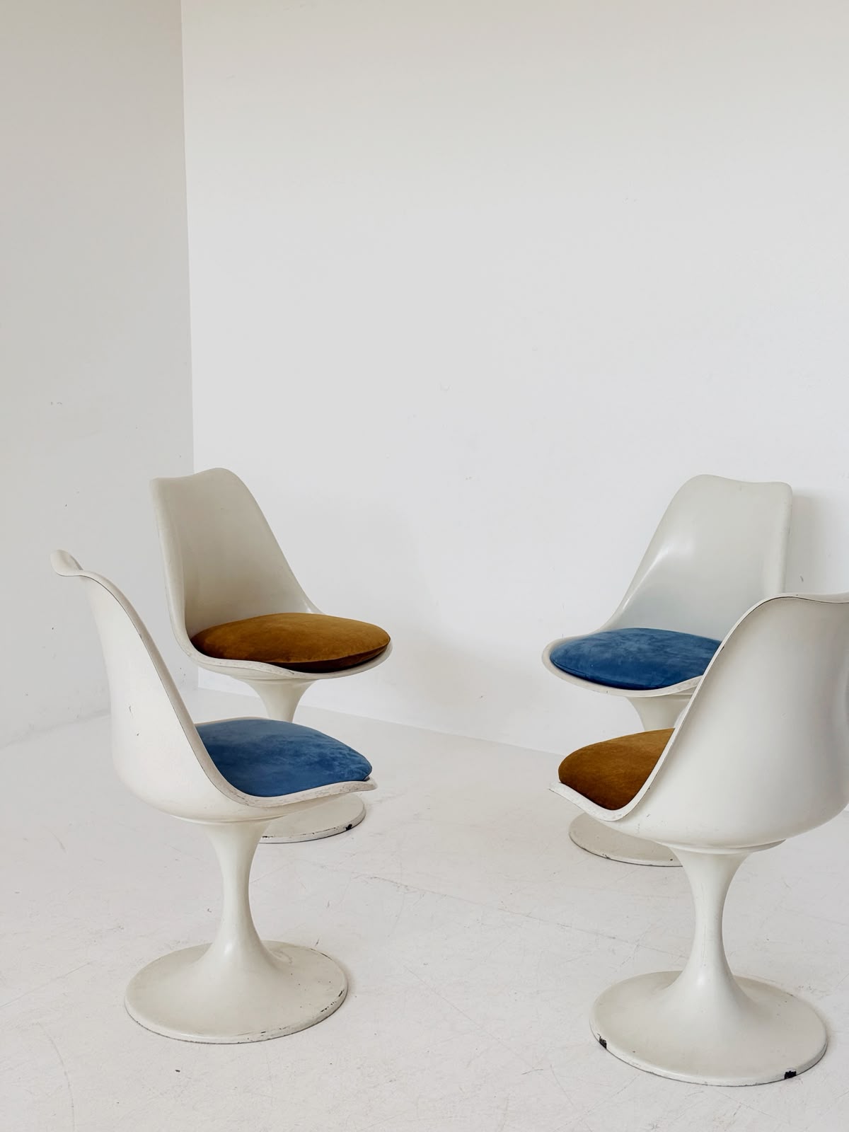 Set of four "Play" chairs with tulip bases, 1970s