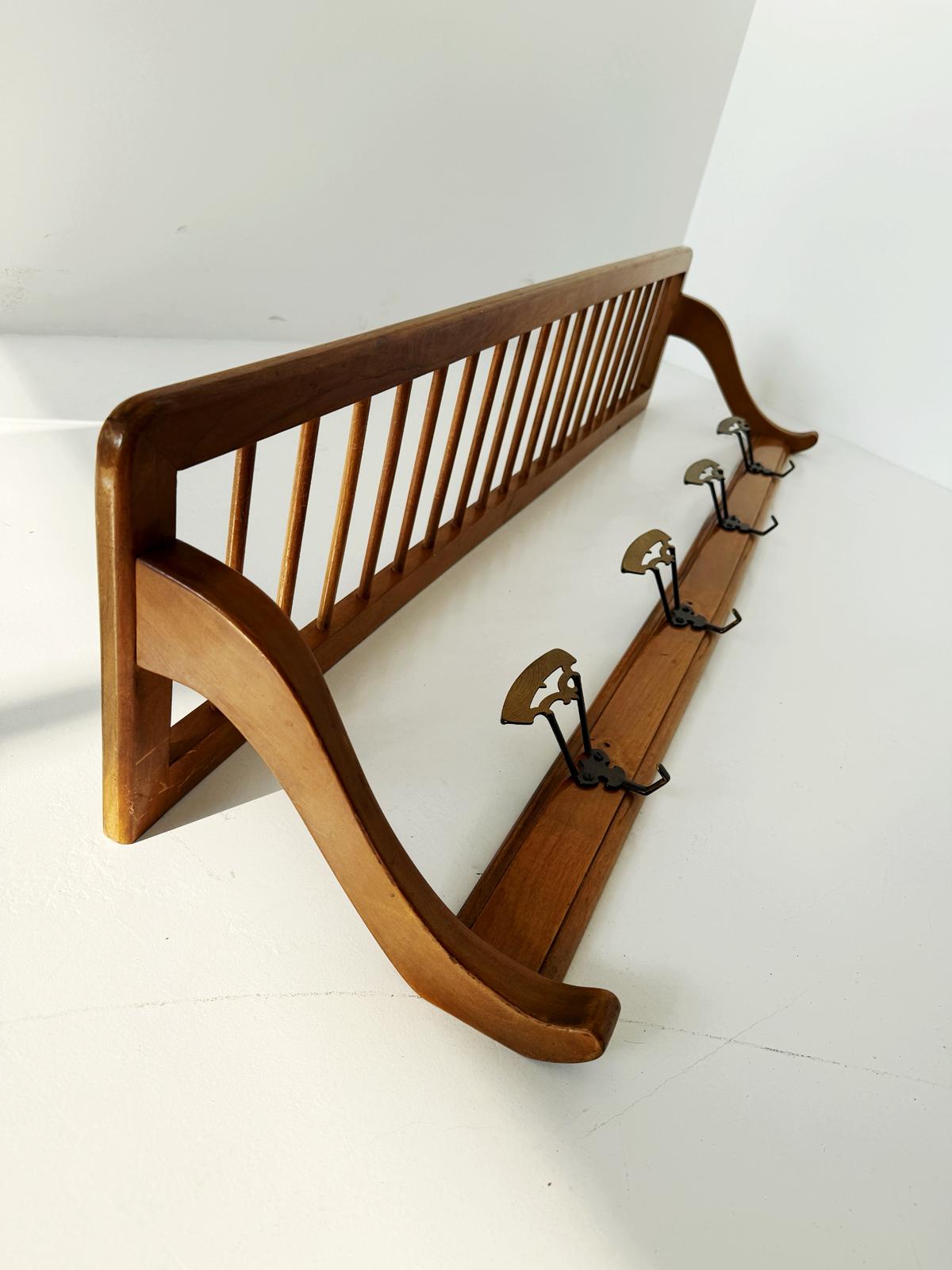 Appendiabiti in legno