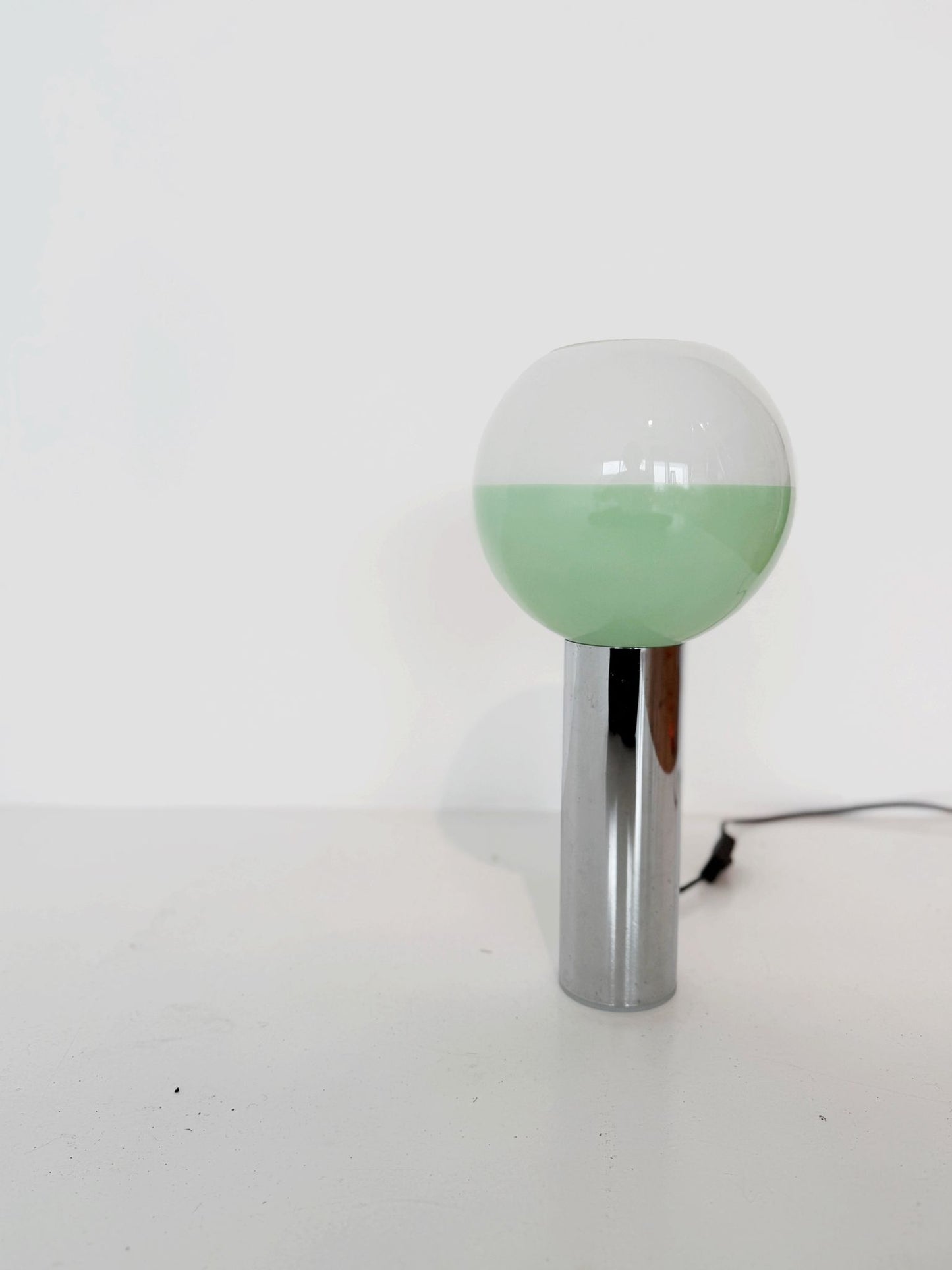 Lampada da tavolo design tipicamente Space Age degli anni'70