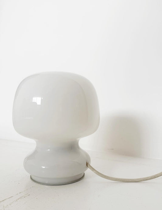 Lampada da tavolo in vetro opalino dimmerabile