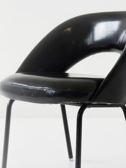 Poltrona nera con scocca sagomata – anni '70