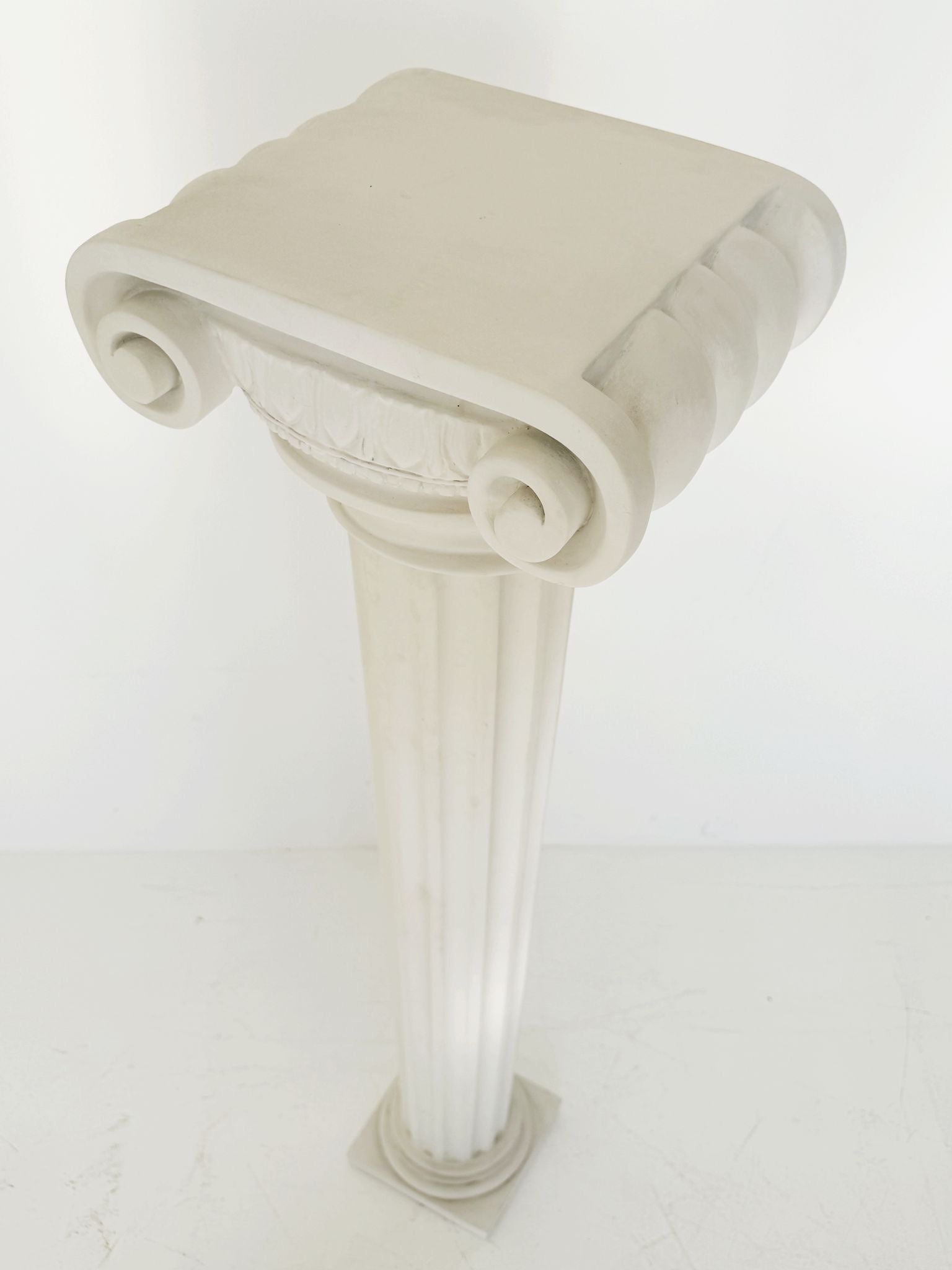 Colonna panoramica in plastica bianca