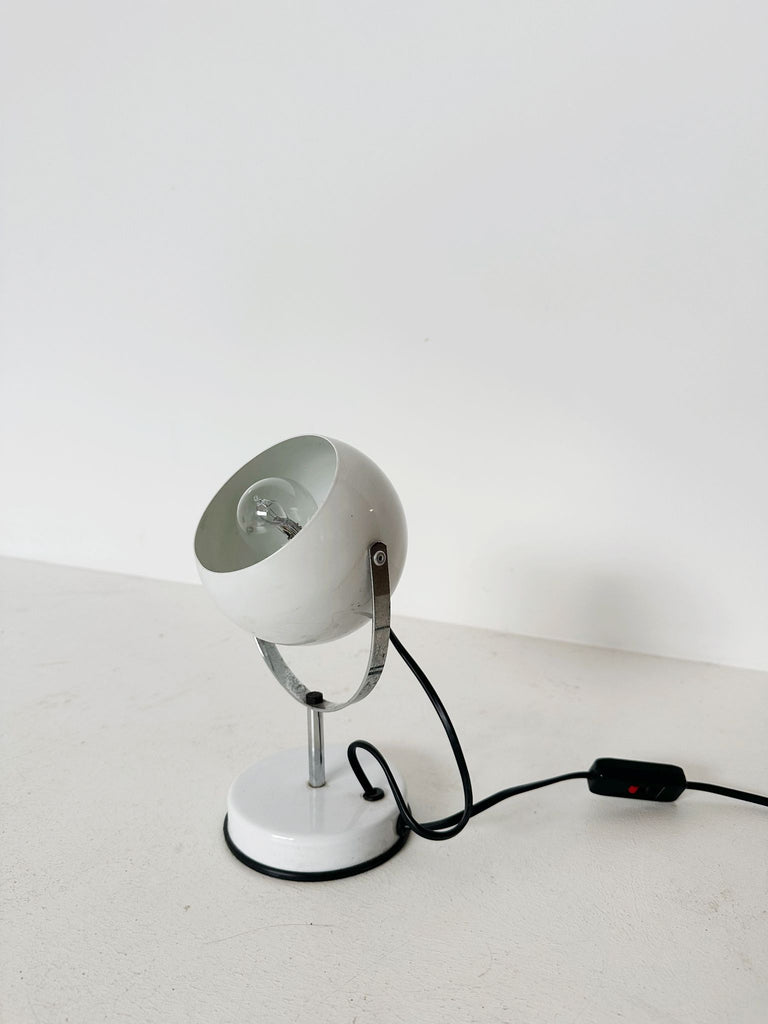 Eye table lamp