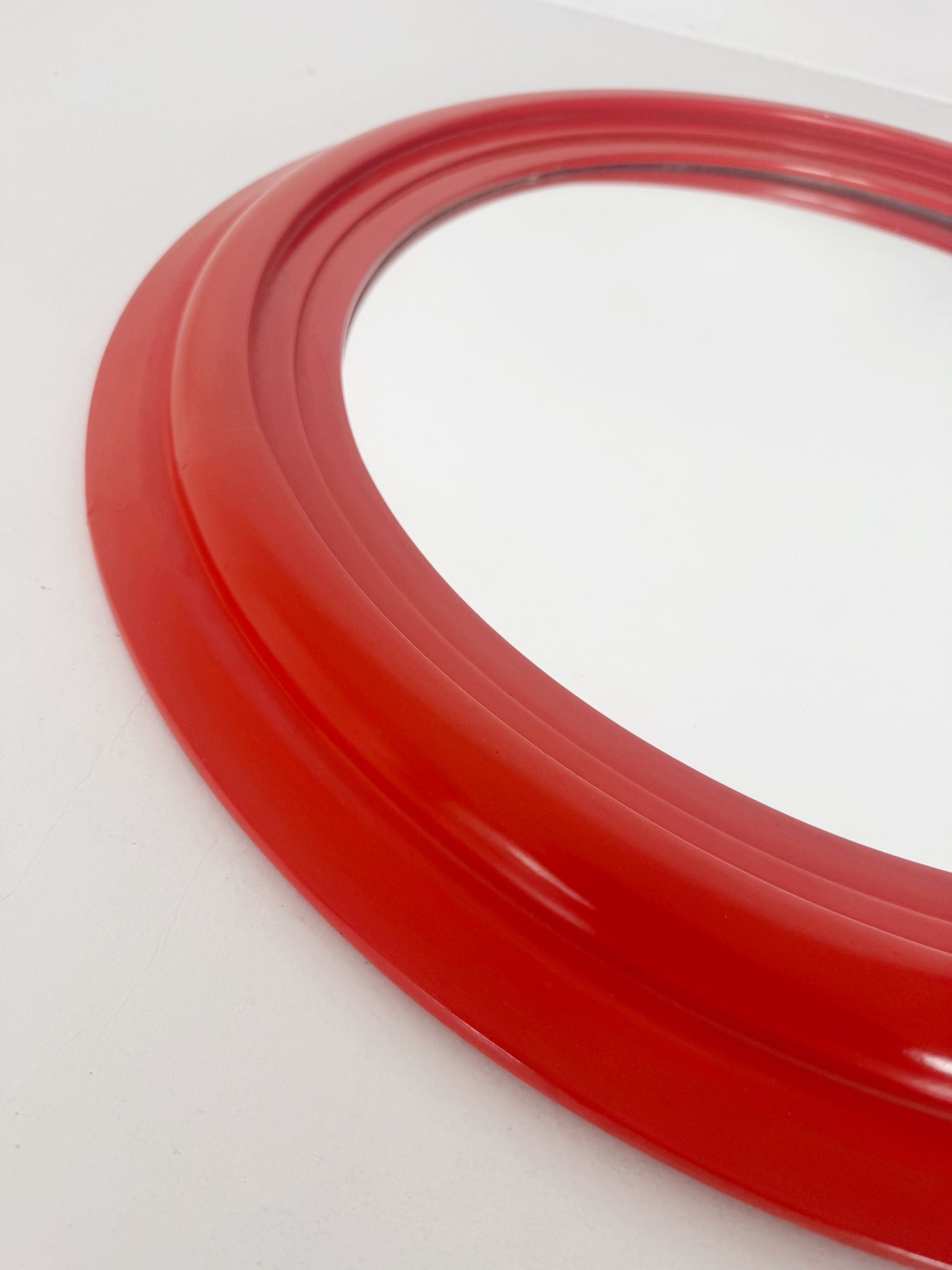 Specchio da parete con cornice arancione – Italia, anni '70