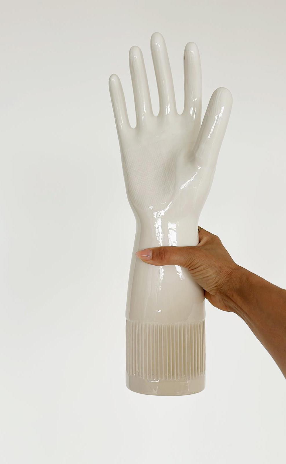 Ceramic mold/ Pirelli glove Prod. Italian, 1980