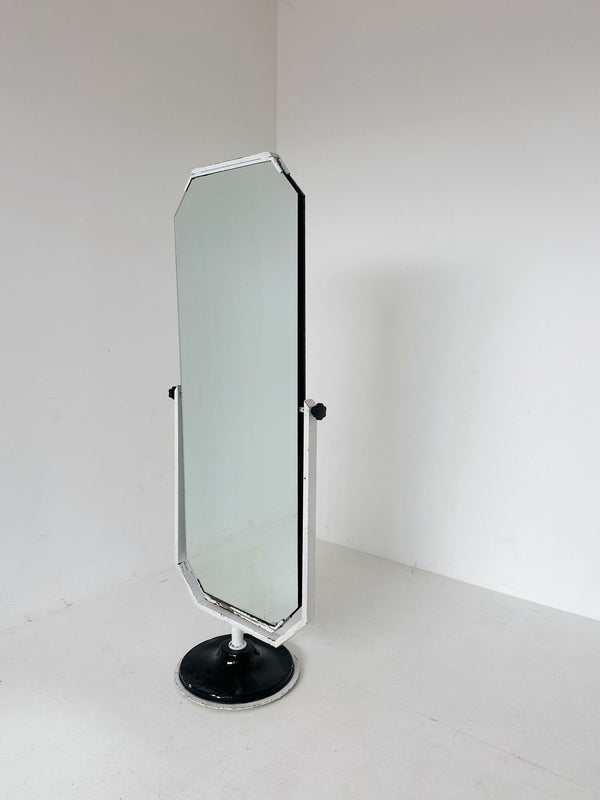 Tilting mirror