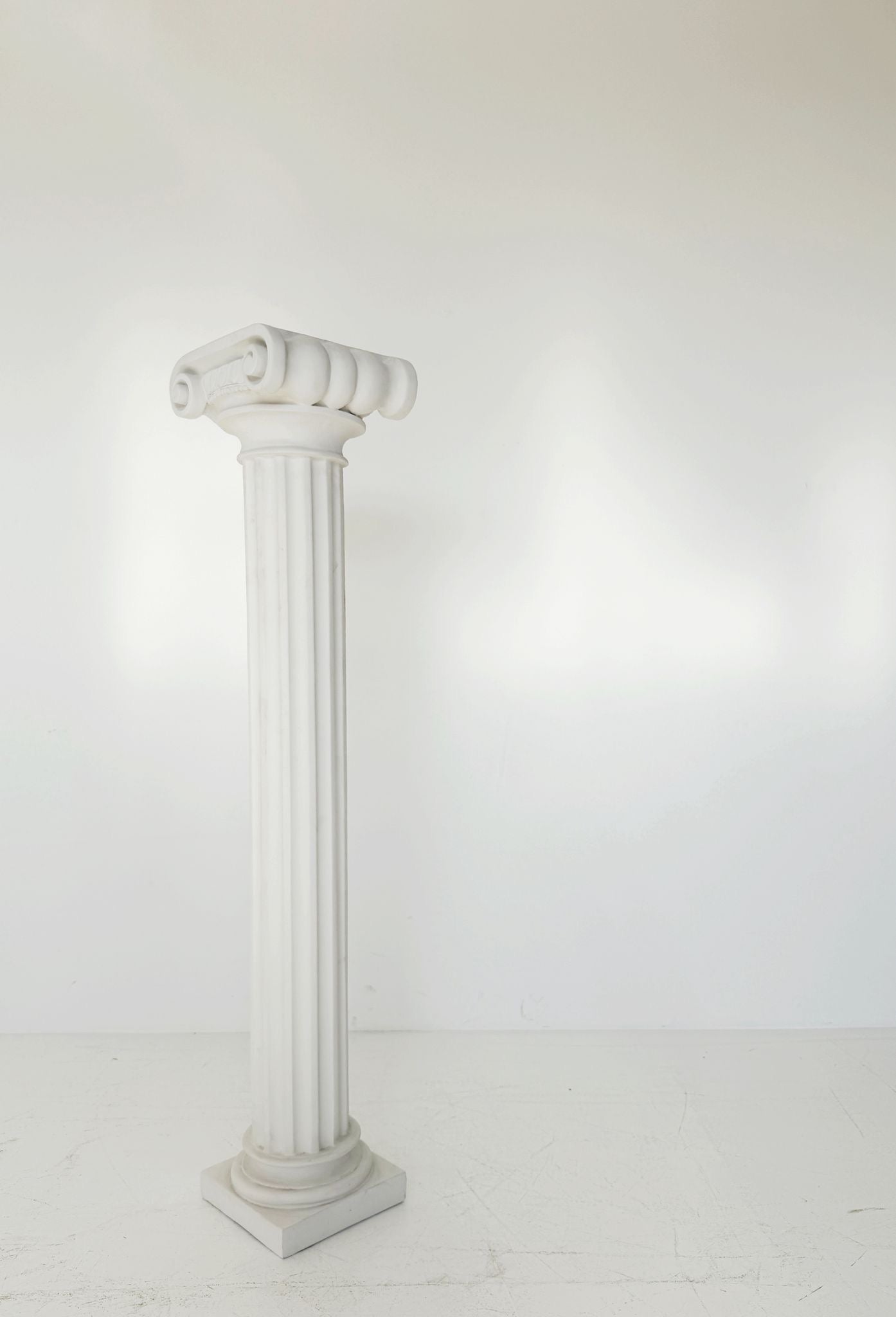 Colonna panoramica in plastica bianca