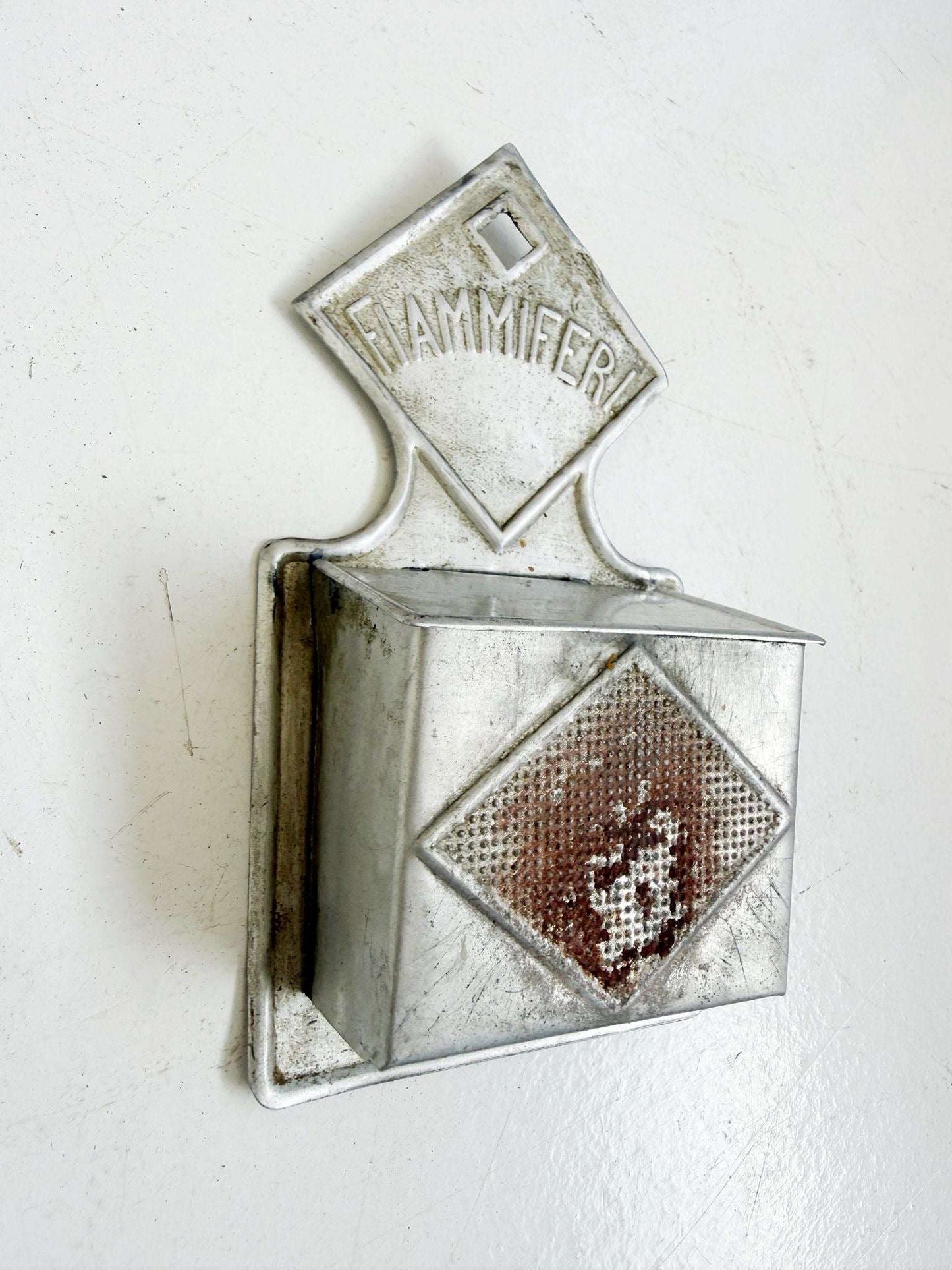 Wall-mounted matchbox "MATCHES" - Vintage metal