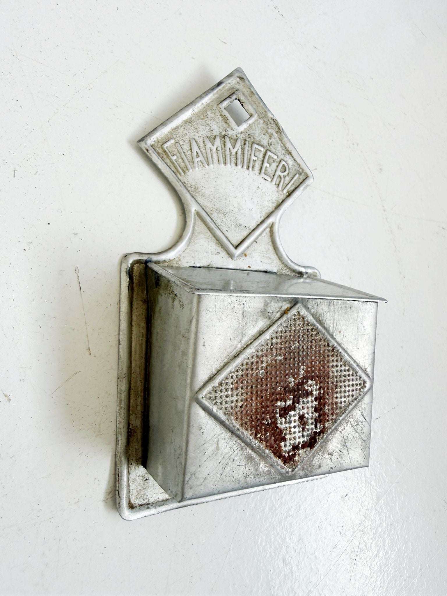 Wall-mounted matchbox "MATCHES" - Vintage metal