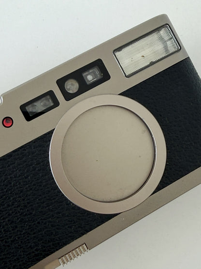 Leica CM Titanium – 35mm Film Camera
Leica Summarit 40mm f/2.4
