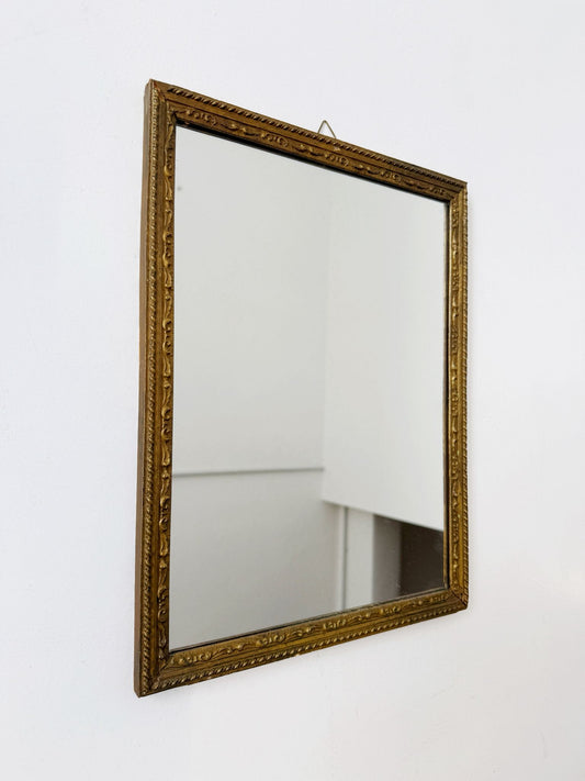 Specchio rettangolare con cornice dorata intagliata