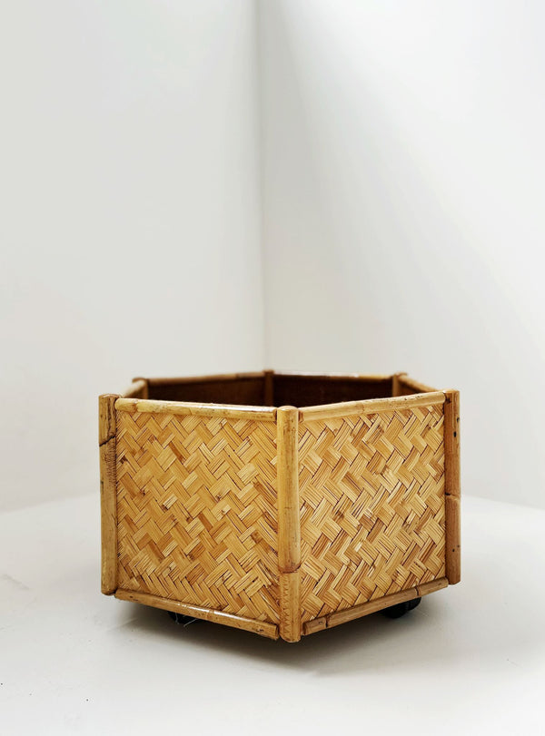 Wicker flower pot