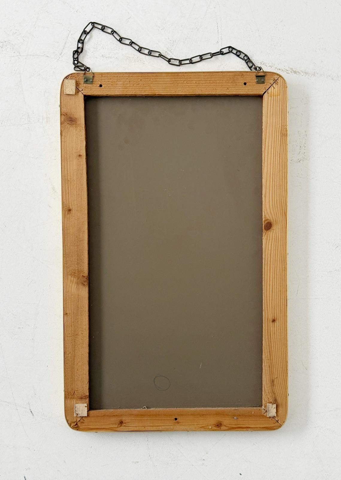 Specchio con cornice in metallo dorato e catena – anni '60/'70