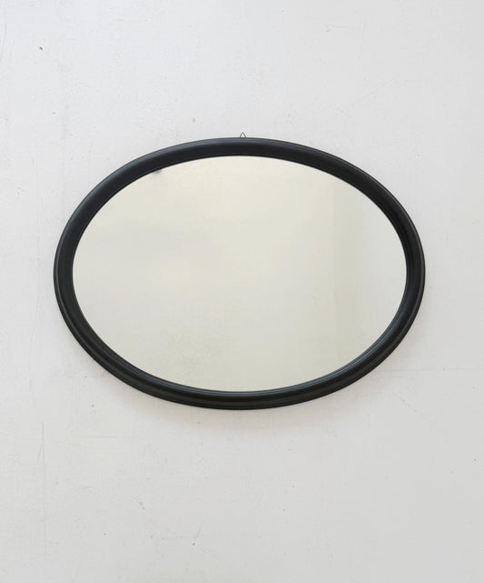Specchio da parete ovale con cornice in legno, anni '60