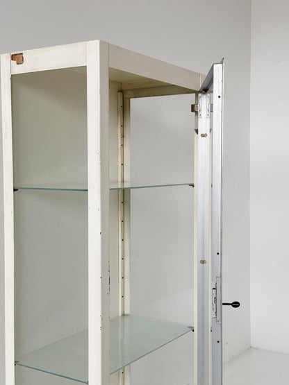 Nursing display cabinet in metal and glass